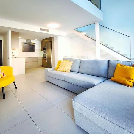 Moderno Apartamento Duplex En Terrassa Centro Εξωτερικό φωτογραφία