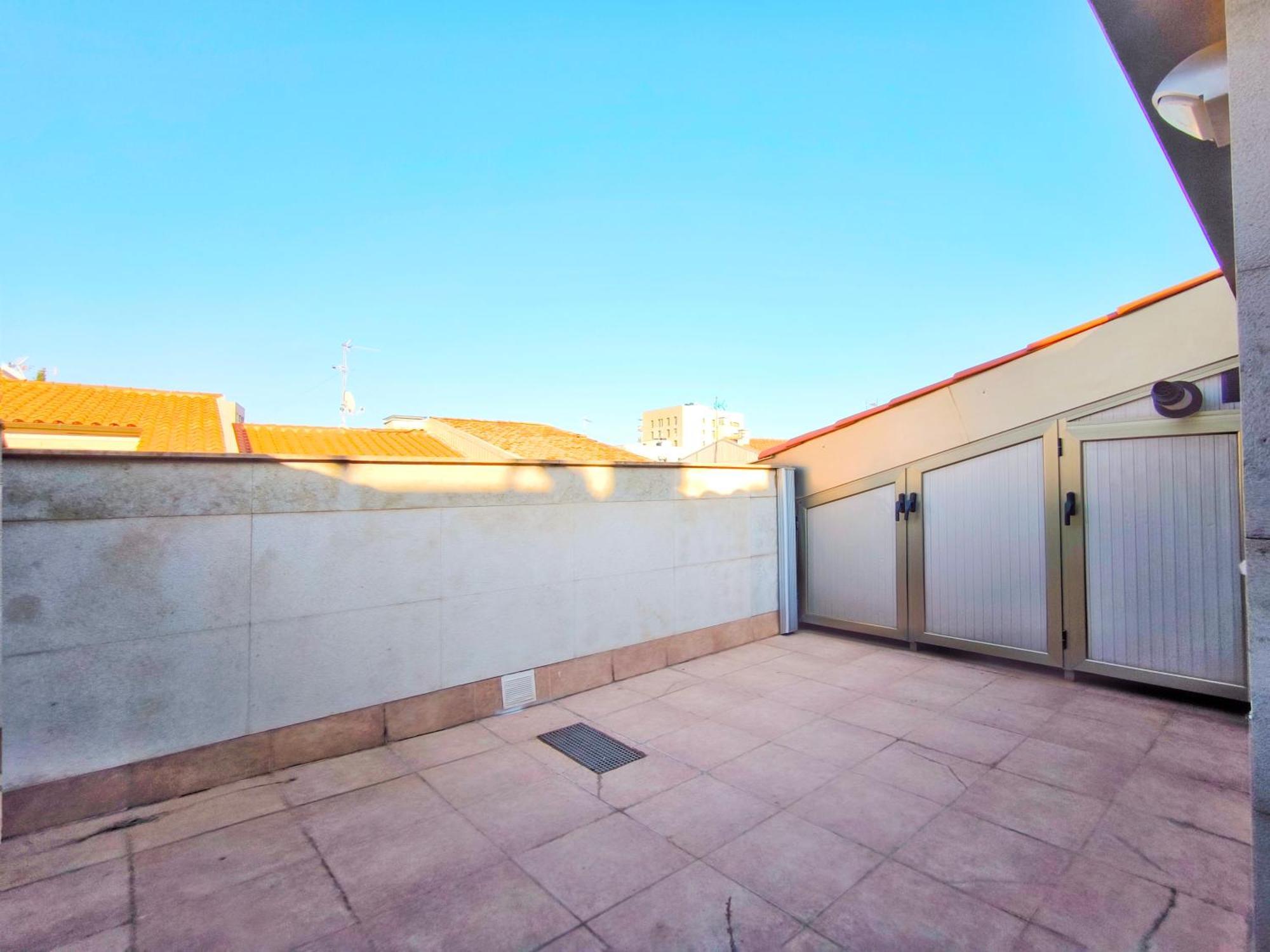 Moderno Apartamento Duplex En Terrassa Centro Εξωτερικό φωτογραφία