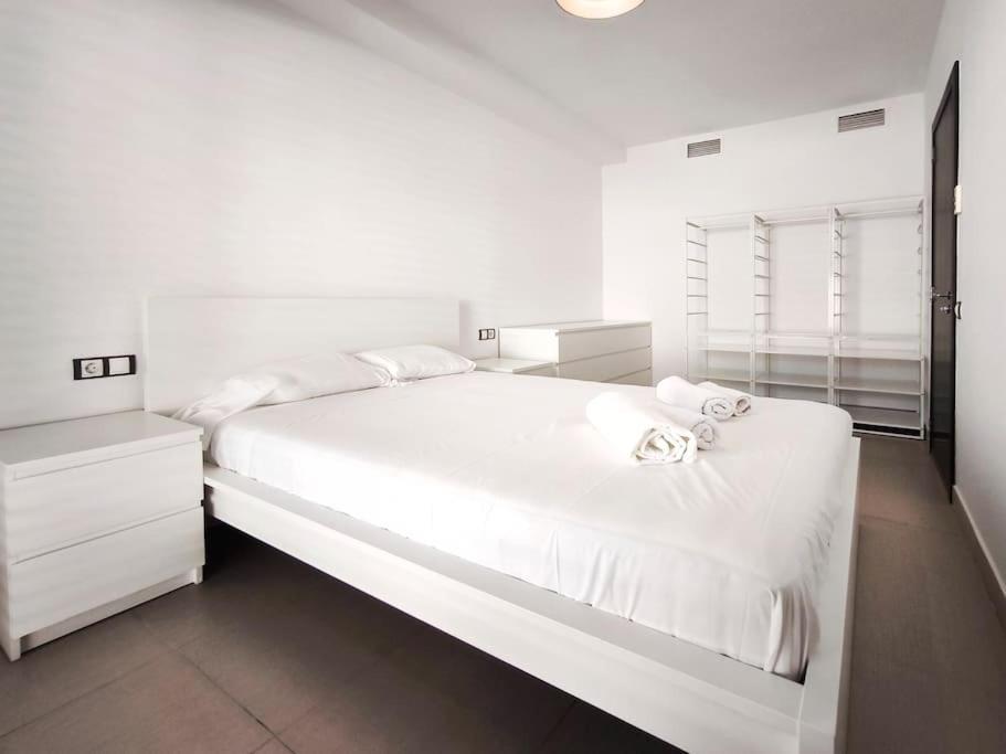 Moderno Apartamento Duplex En Terrassa Centro Εξωτερικό φωτογραφία