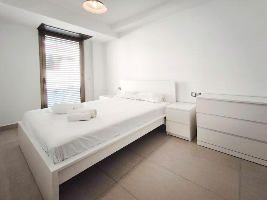Moderno Apartamento Duplex En Terrassa Centro Εξωτερικό φωτογραφία