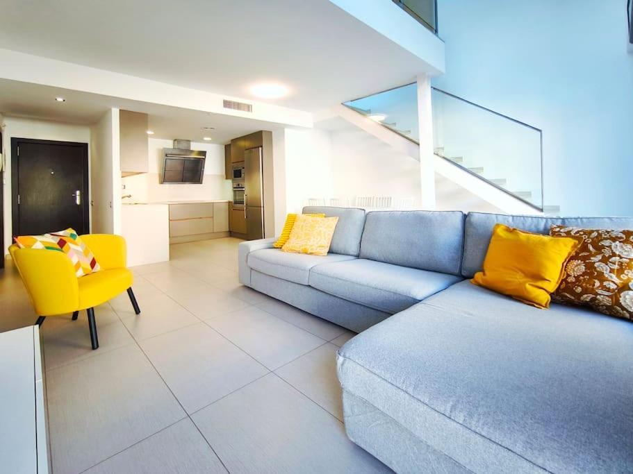 Moderno Apartamento Duplex En Terrassa Centro Εξωτερικό φωτογραφία