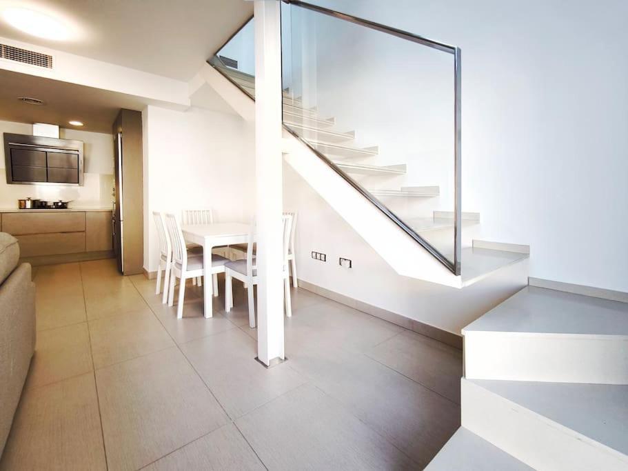 Moderno Apartamento Duplex En Terrassa Centro Εξωτερικό φωτογραφία
