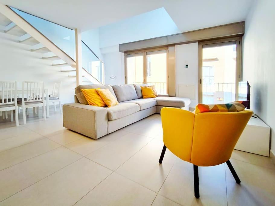 Moderno Apartamento Duplex En Terrassa Centro Εξωτερικό φωτογραφία